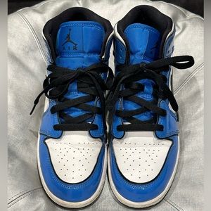 Air Jordan 1 Mid Signal Blue size 7Y (Big Boys)